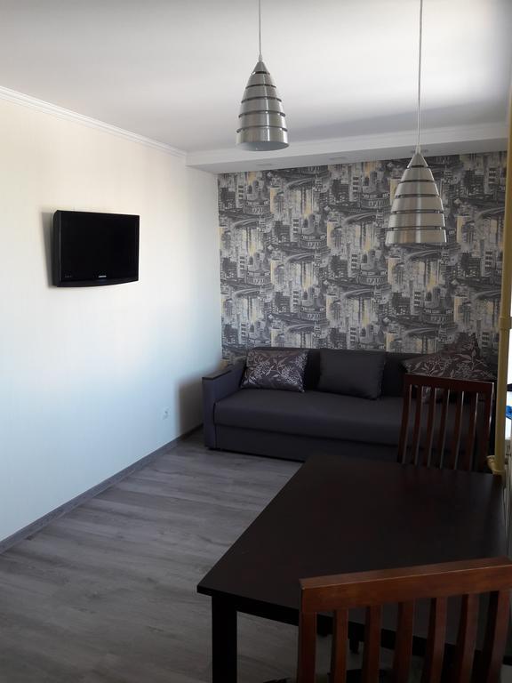 Apartmens Near Metalist Apartment Kharkiv Exterior photo